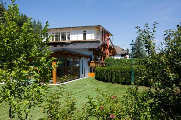 Hotel Post Laaben Bagian luar foto